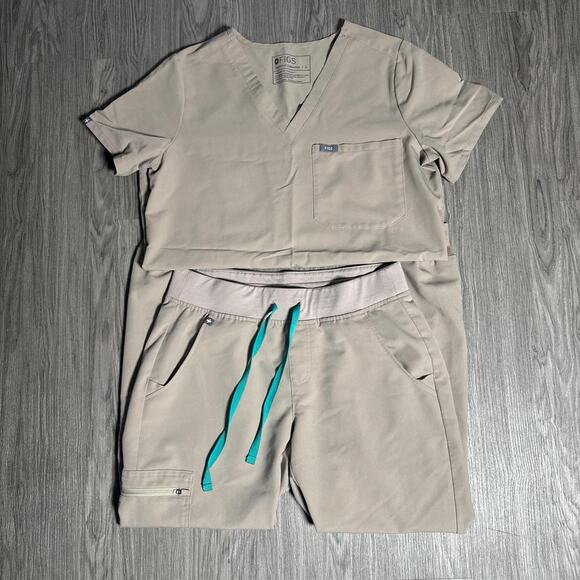 FIGS Scrub Set - Picture 1 of 8